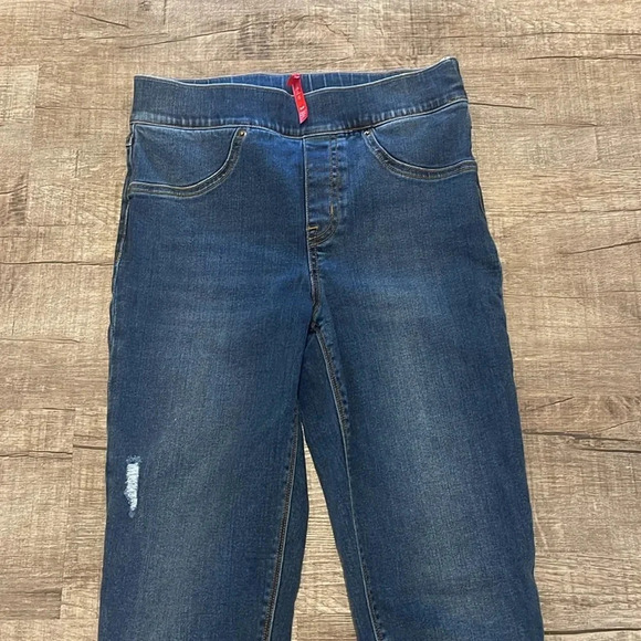 SPANX - MEDIUM WASH DENIM LEGGING - Distressed - Size Small - Gently Used!! - Picture 3 of 9